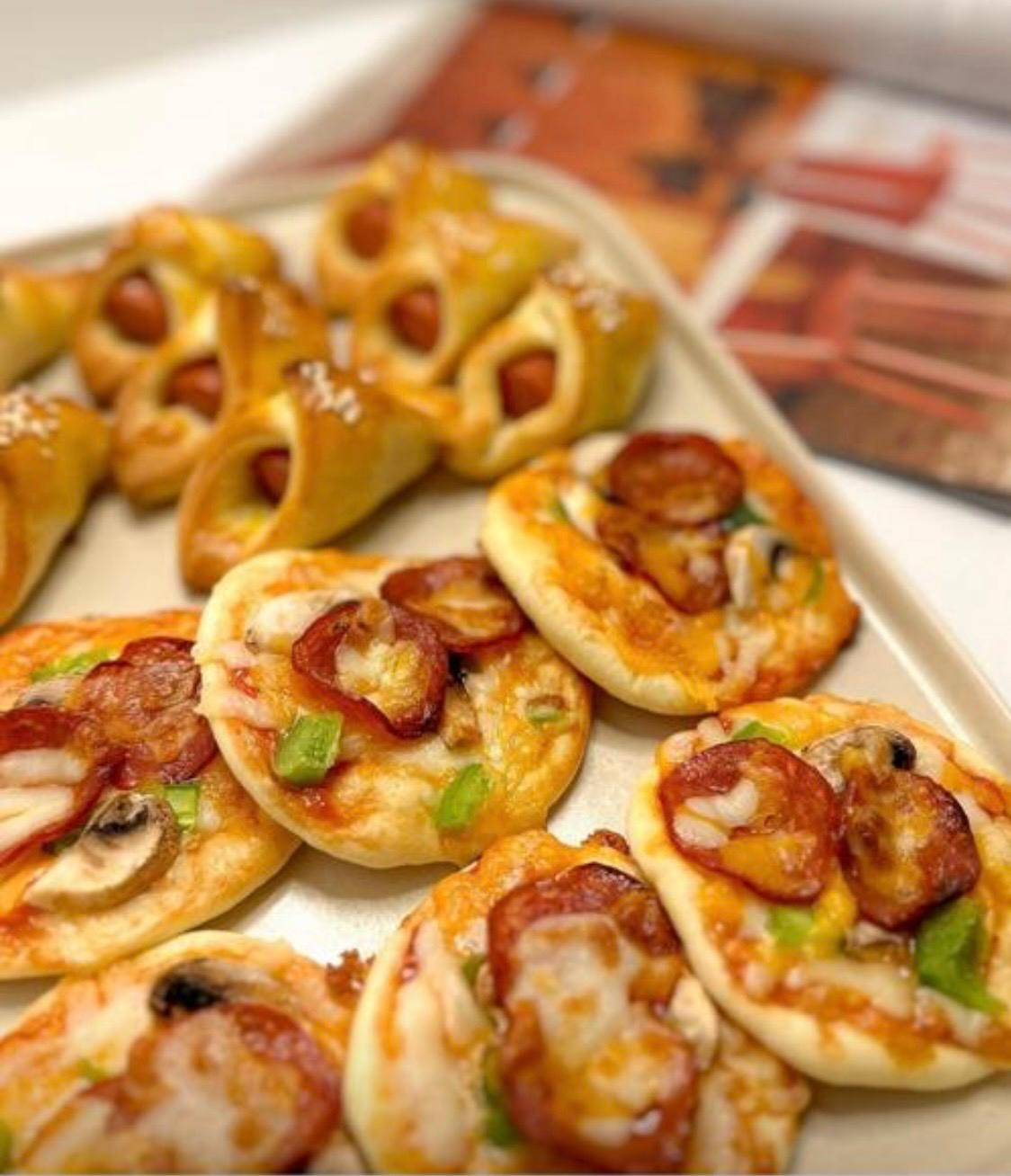 Mini Pizzas, Big on Flavor!